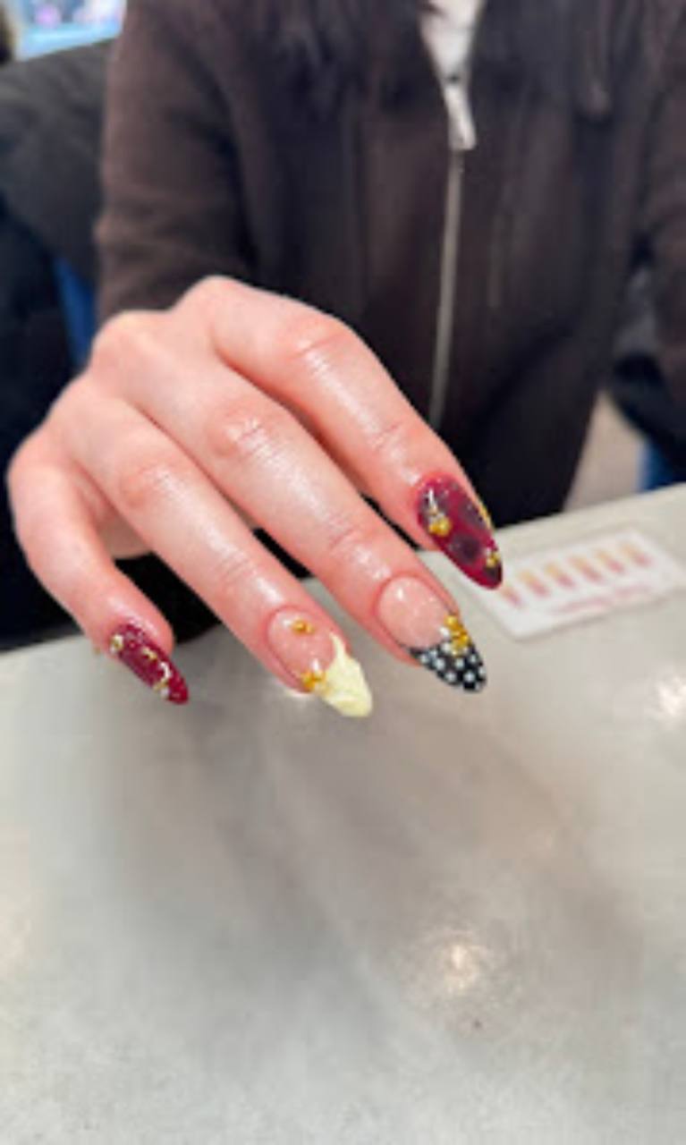 Black French lace nail design.